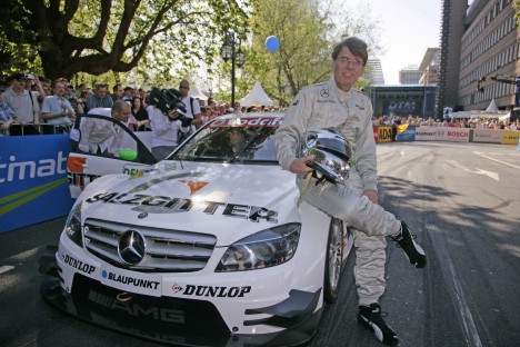 Overborgmester Joachim Erwin før sin tur i DTM raceren